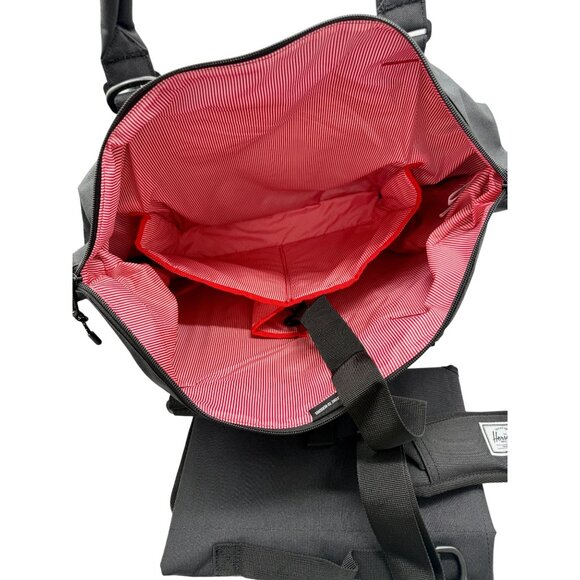 NEW Herschel Strand Sprout Duffle Diaper Bag Black NWT - Picture 6 of 7